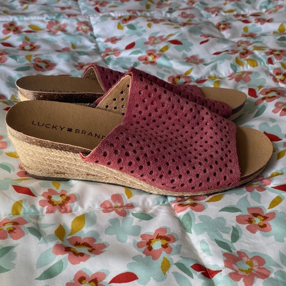 Lucky Brand Women's Pink/ Coral Espadrille Wedges - Picture 3 of 11